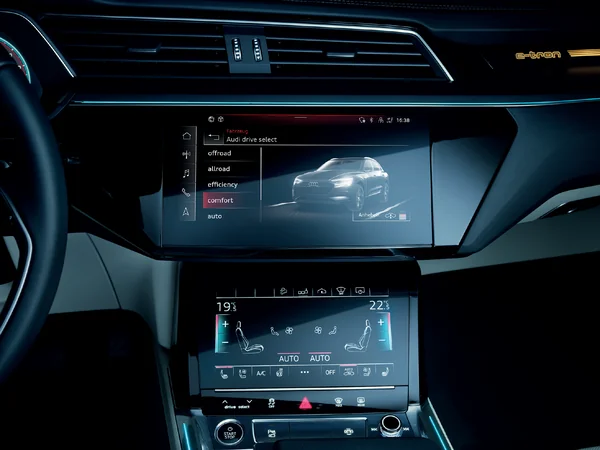 audi q8 sportback e tron q8-sportback-e-tron-50 interior